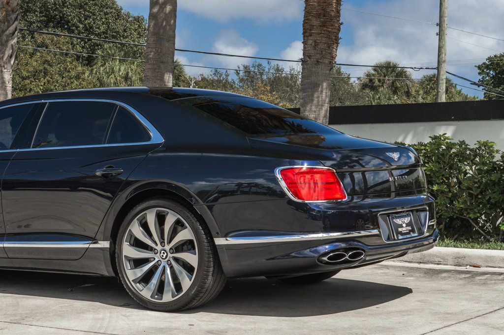Used 2022 Bentley Flying Spur V8 image 5
