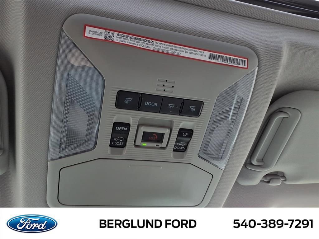 Used 2025 Toyota RAV4 Limited image 33