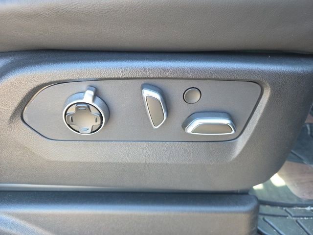 Certified 2023 Cadillac Escalade ESV Premium Luxury Platinum image 28