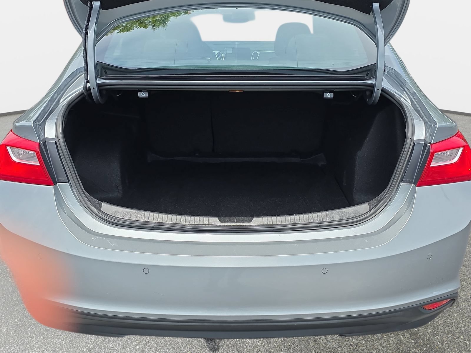 Used 2024 Chevrolet Malibu LT FWD image 12