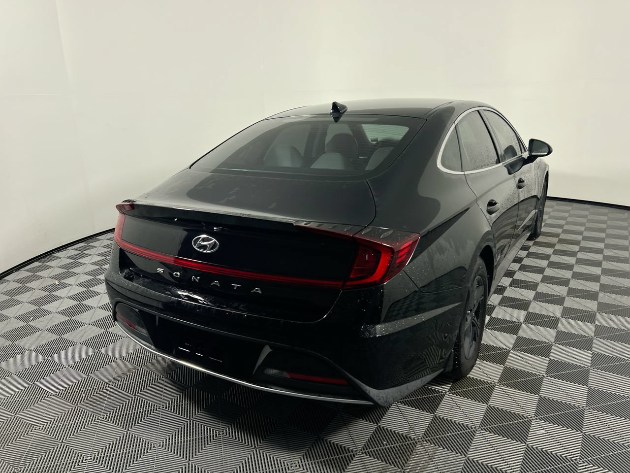 Used 2021 Hyundai Sonata SE w/ Cargo Package FWD image 3