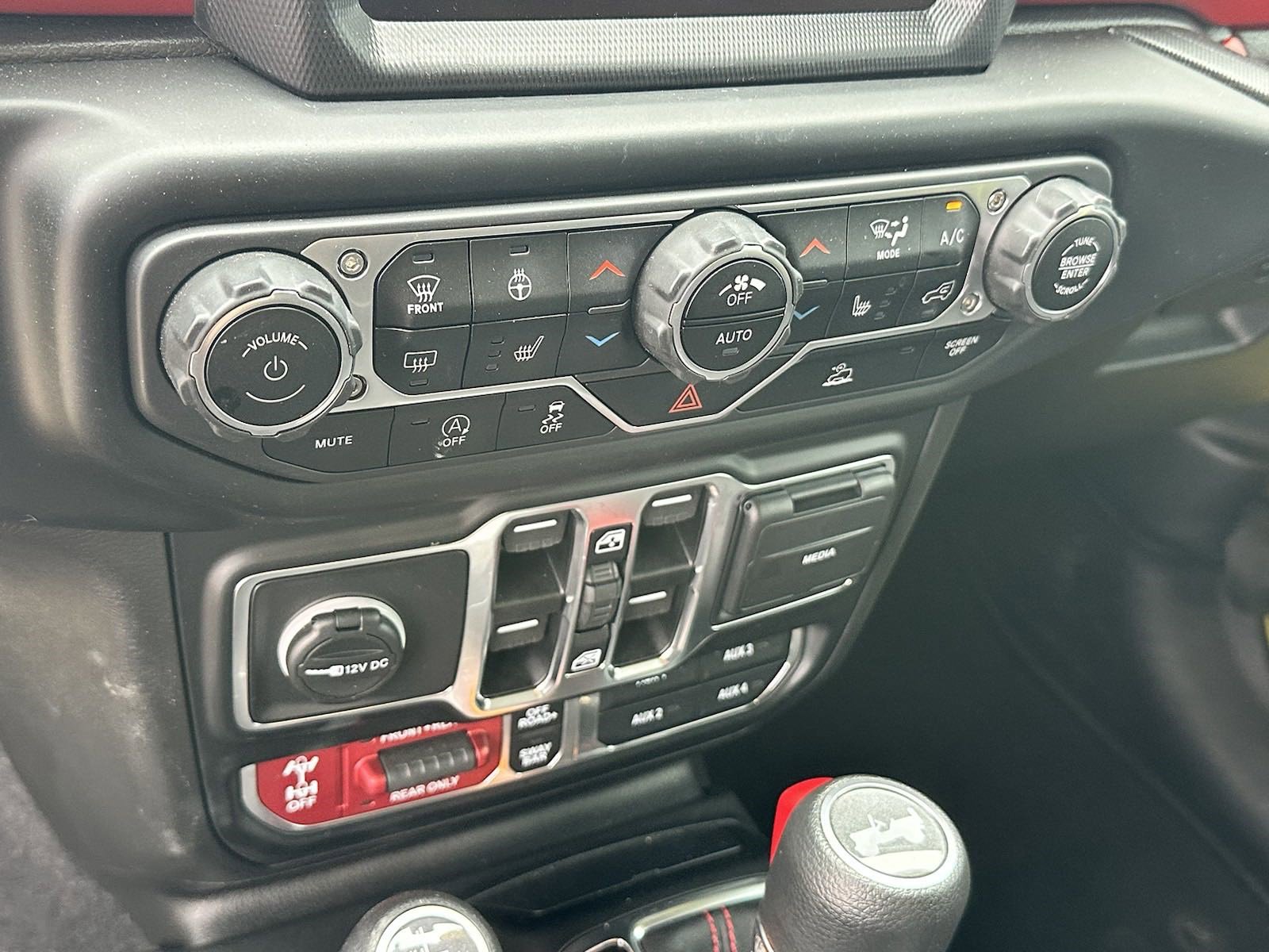 Used 2023 Jeep Wrangler Unlimited Rubicon w/ Cold Weather Group image 23