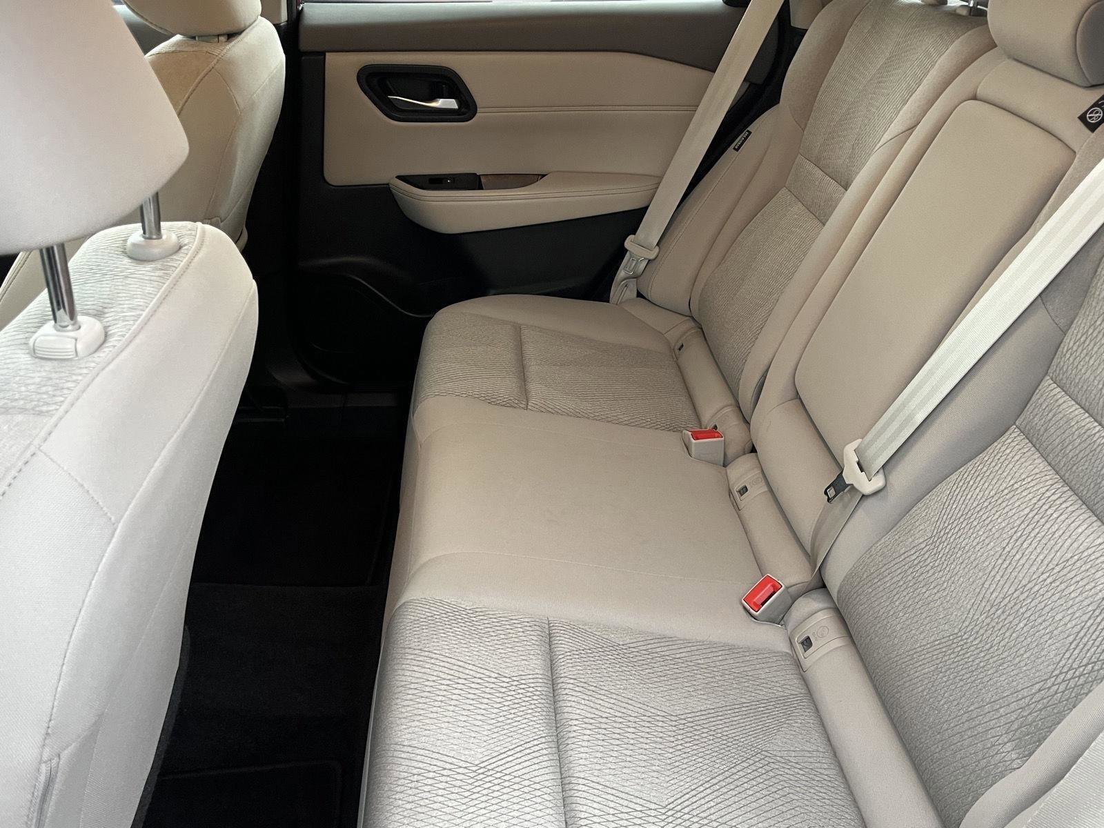 Used 2024 Nissan Rogue SV AWD/4WD image 13