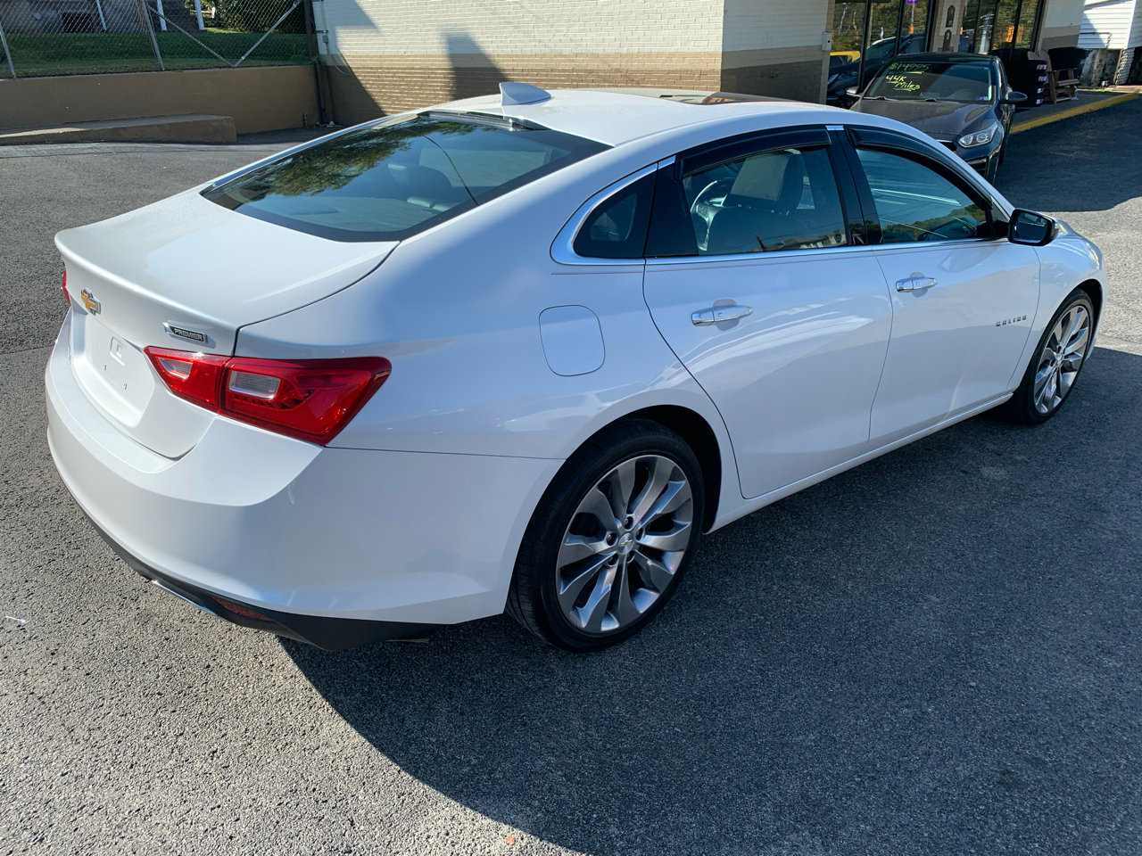 Used 2017 Chevrolet Malibu Premier w/ Premier Sun and Wheel Package image 5