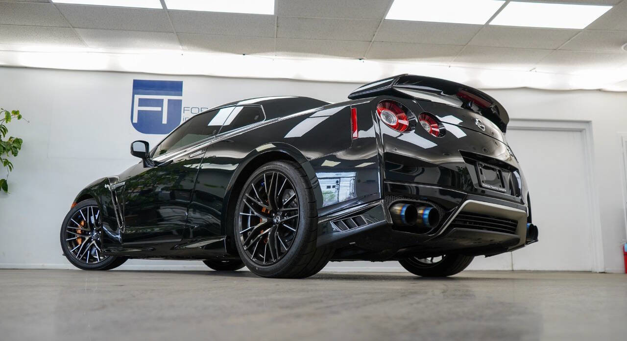 Used 2021 Nissan GT-R Premium image 33