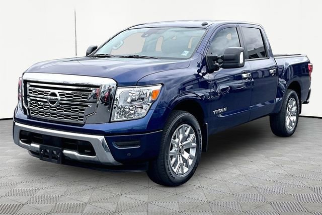 Used 2021 Nissan Titan SV w/ SV Convenience Package image 3