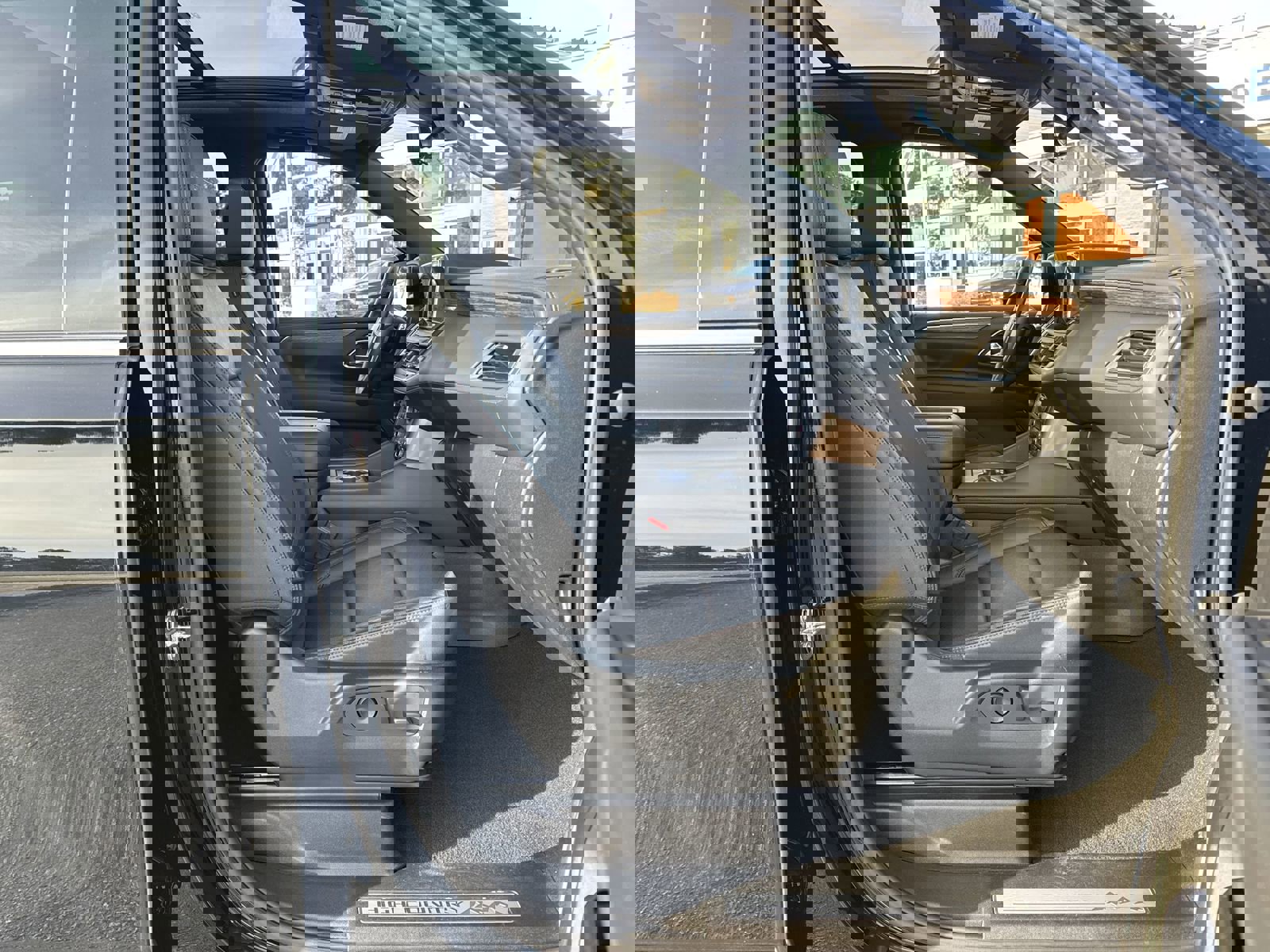 Used 2023 Chevrolet Tahoe High Country w/ Premium Package 2 image 33