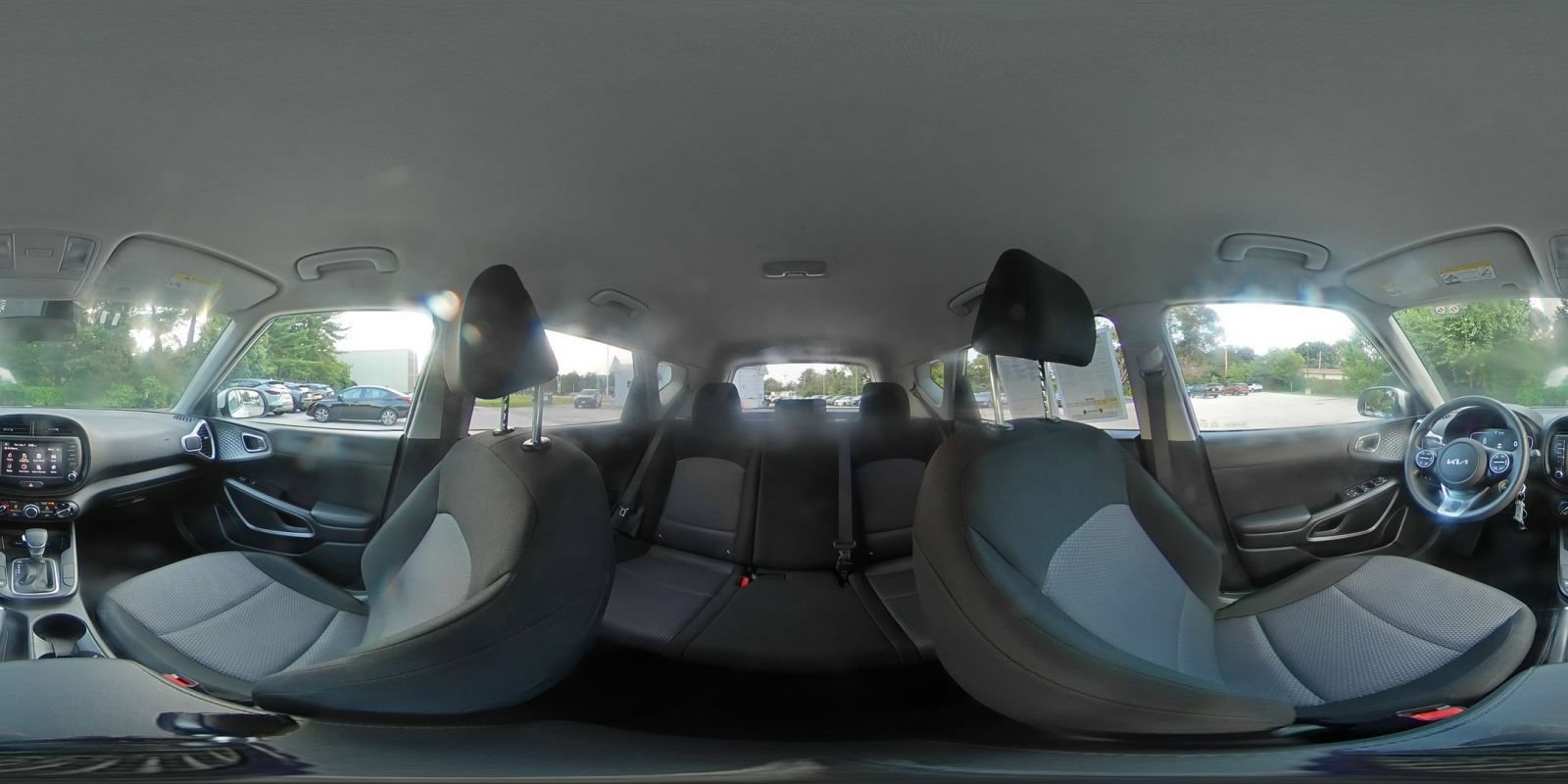 Used 2025 Kia Soul LX w/ LX Technology Package FWD image 39