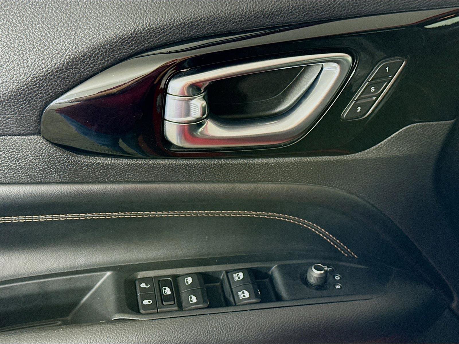 Used 2022 Jeep Compass Limited w/ (RED) Package image 12