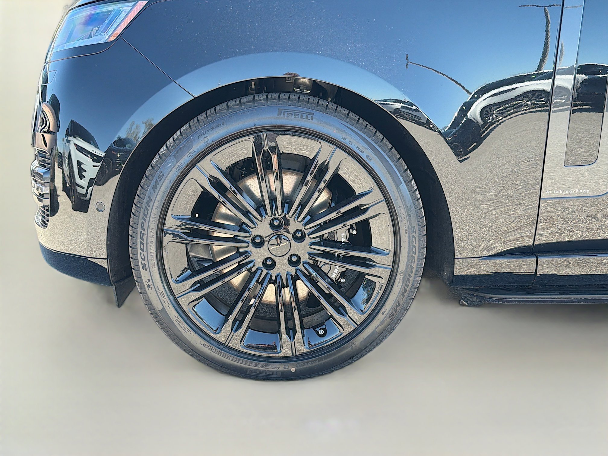 New 2026 Land Rover Range Rover Long Wheelbase Autobiography image 43