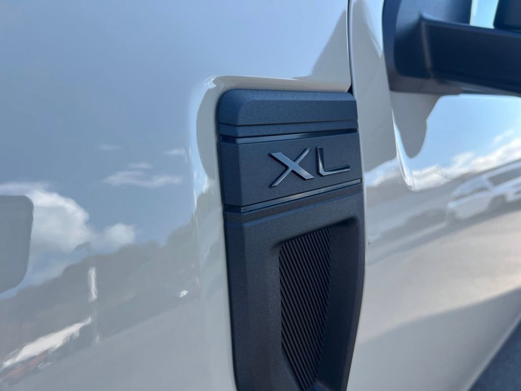 Used 2025 Ford Maverick XL image 13