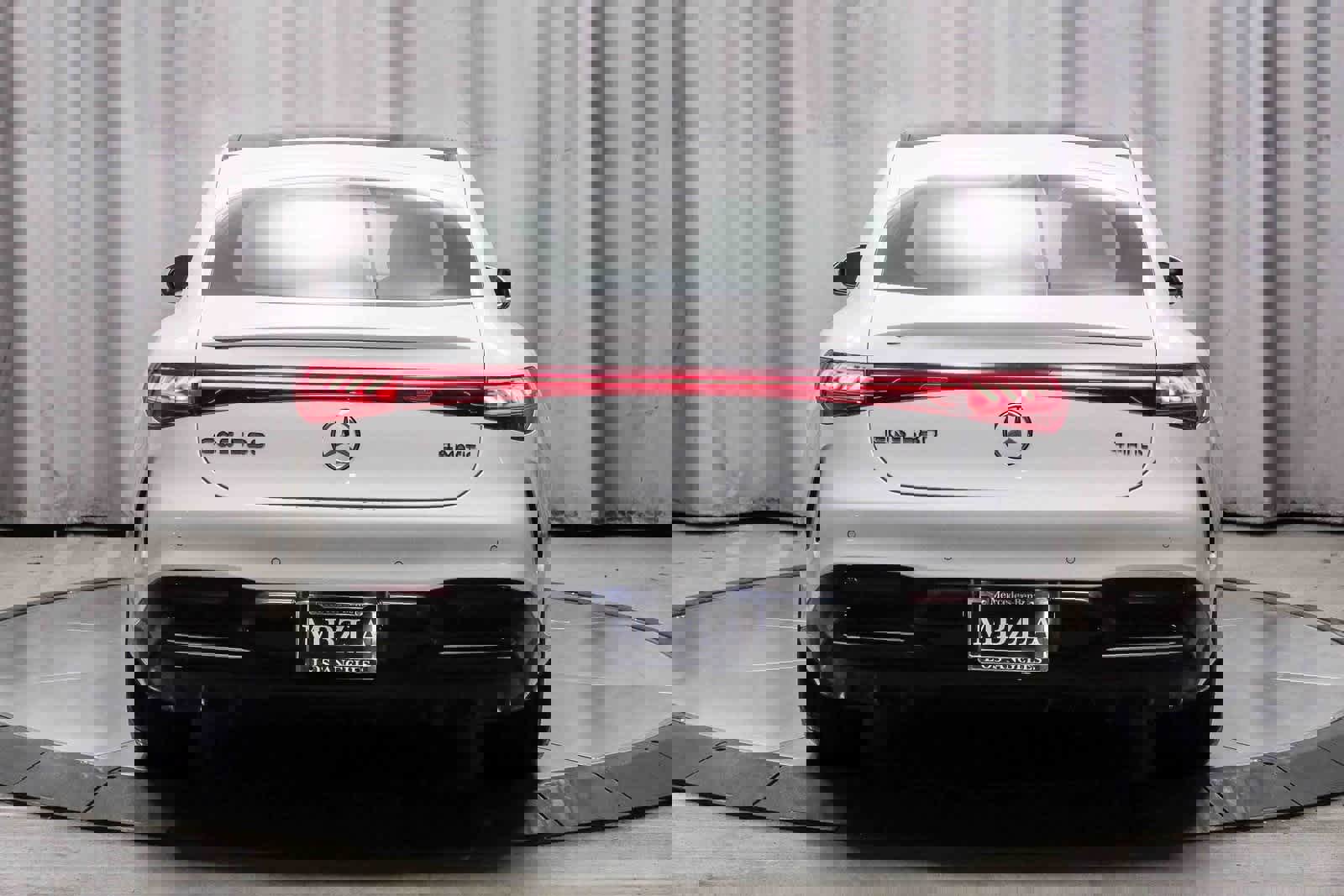 Certified 2022 Mercedes-Benz EQS 580 4MATIC Sedan image 3