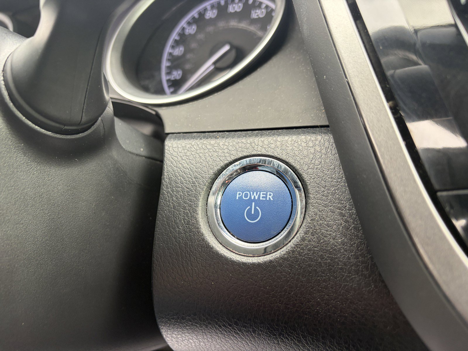 Used 2022 Toyota Camry XLE FWD image 24