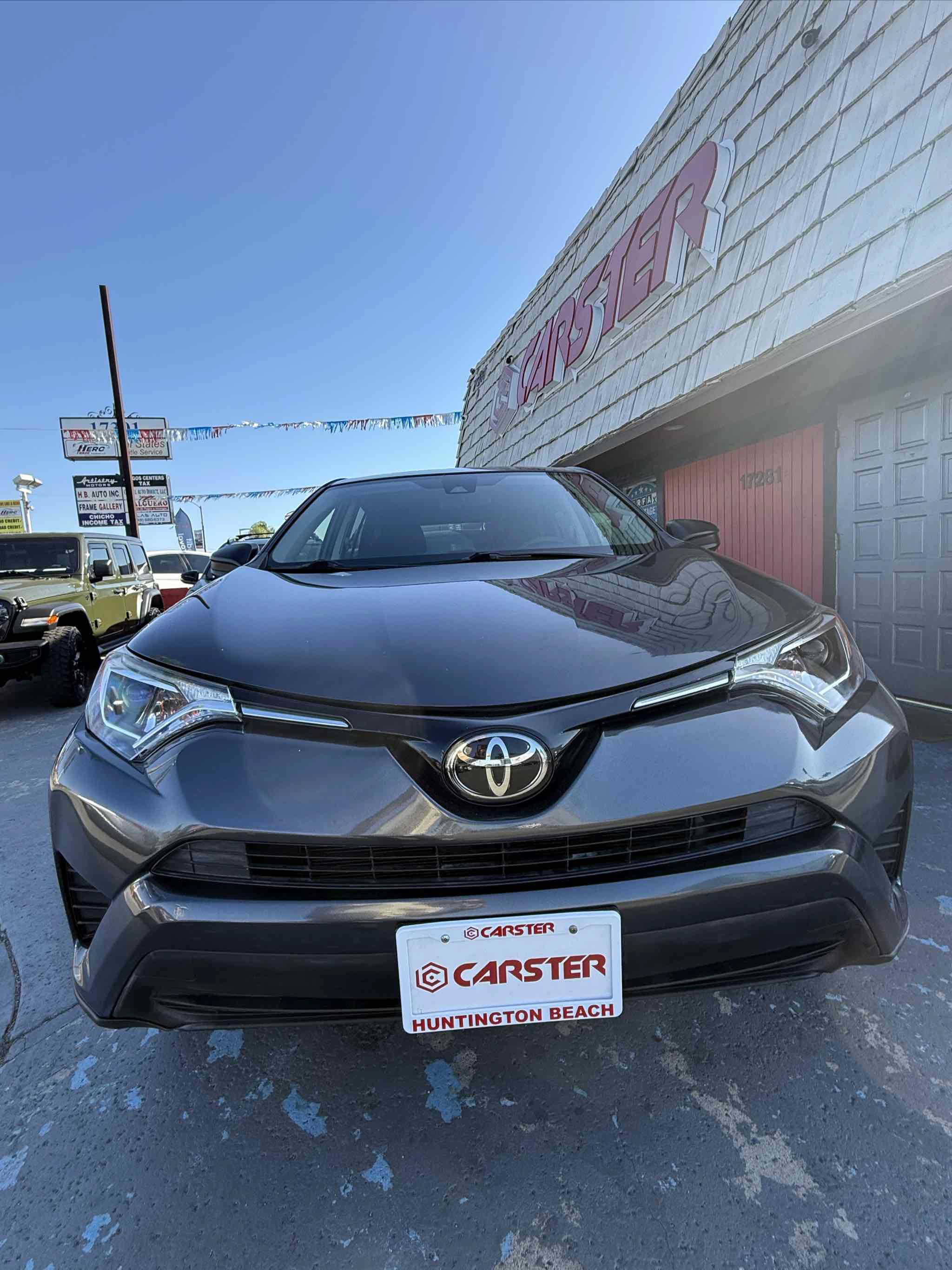 Used 2018 Toyota RAV4 LE w/ All Weather Liner Package FWD image 15