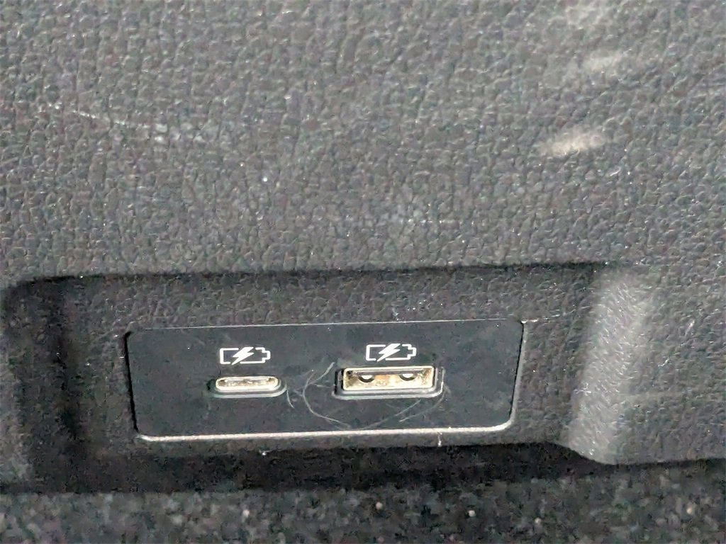 Used 2024 Mitsubishi Eclipse Cross SE image 16