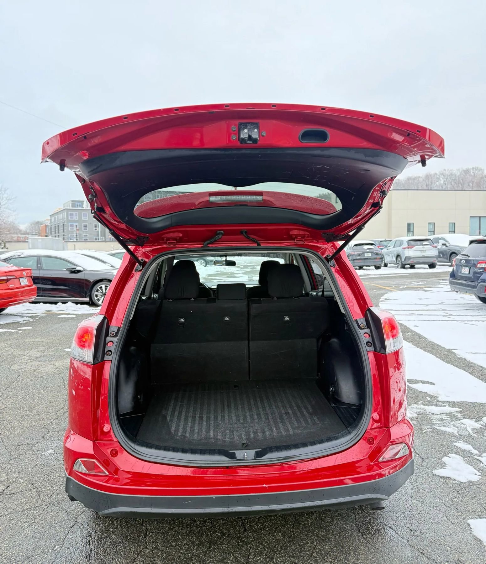 Used 2016 Toyota RAV4 LE image 13