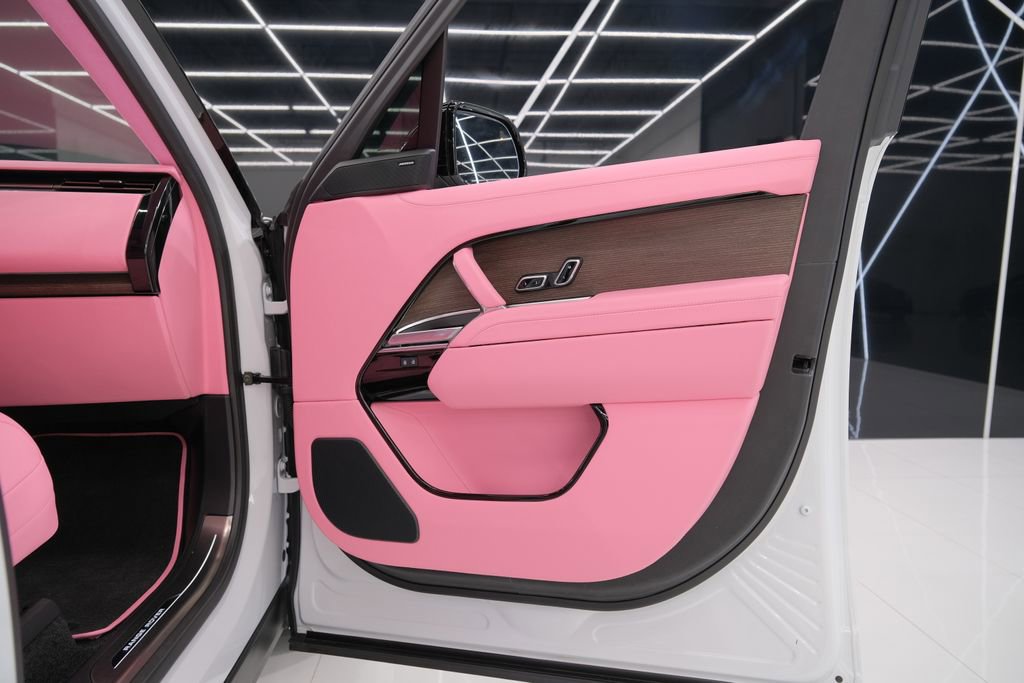 Used 2025 Land Rover Range Rover SE image 42