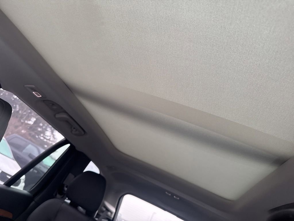 Used 2025 Volvo XC90 B5 Plus w/ Protection Package Premier image 31