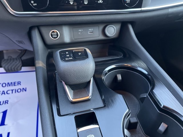 Used 2023 Nissan Rogue S image 16