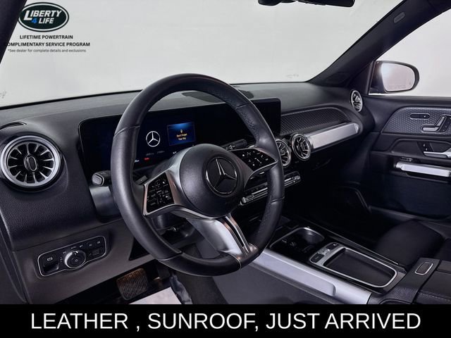 Used 2025 Mercedes-Benz GLB 250 GLB 250 w/ Exclusive Package image 9