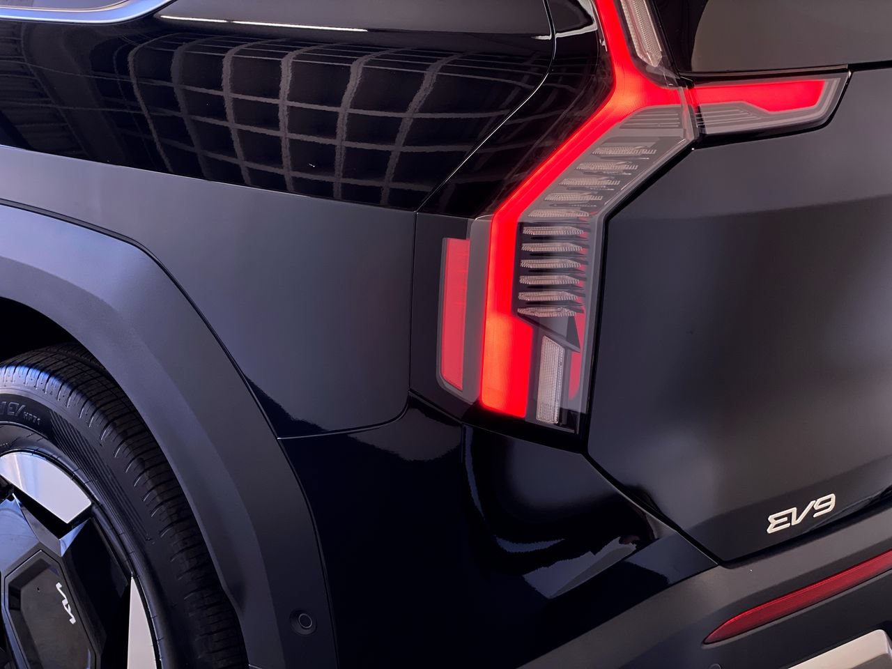 New 2026 Kia EV9 Wind AWD/4WD image 9