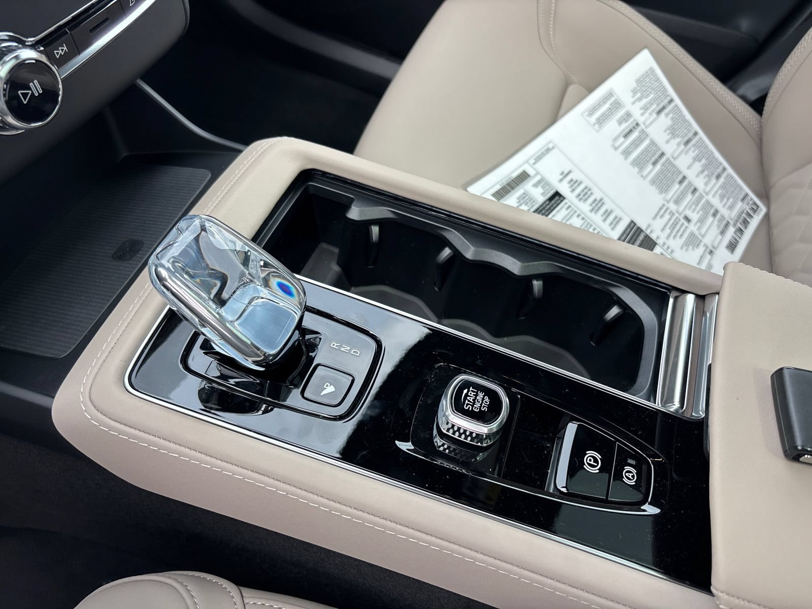 New 2026 Volvo XC90 B6 Plus w/ Protection Package Premier AWD/4WD image 22