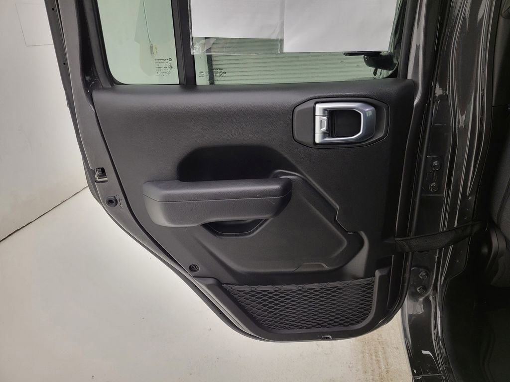 Used 2025 Jeep Wrangler Sport S image 41