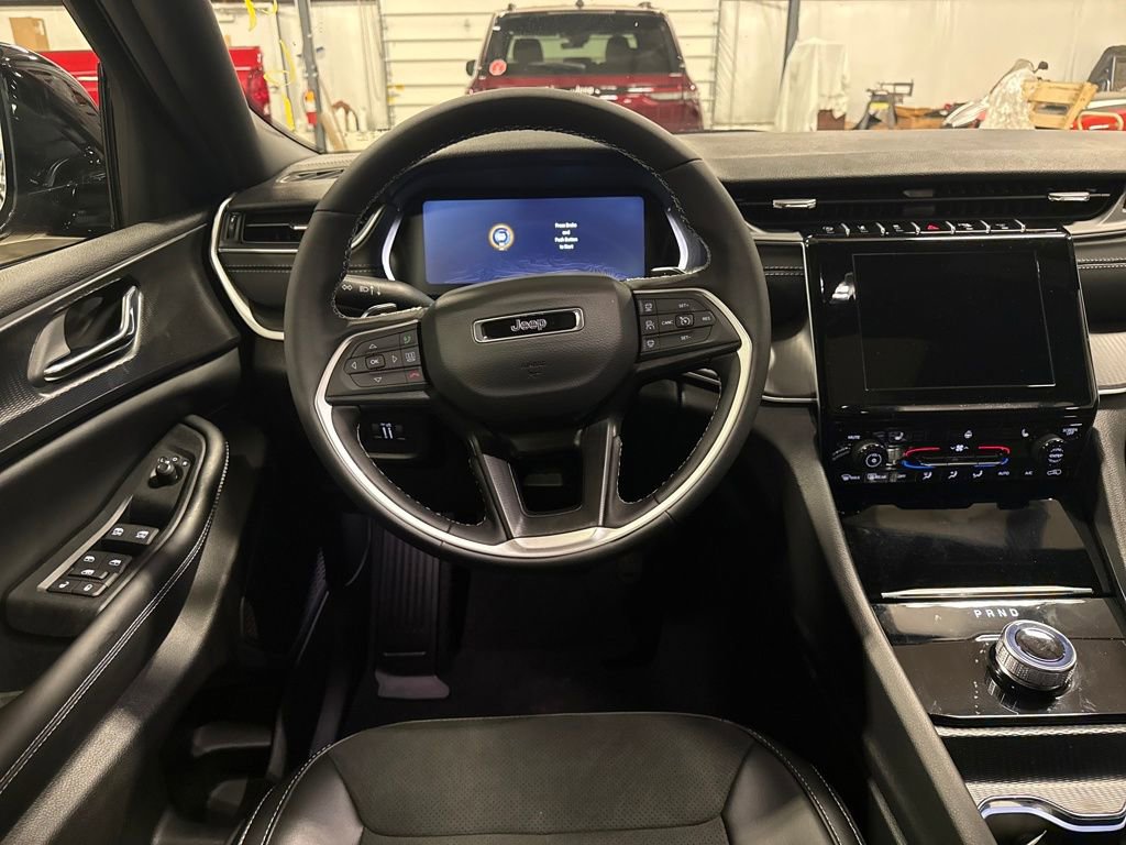 New 2025 Jeep Grand Cherokee L Altitude image 13