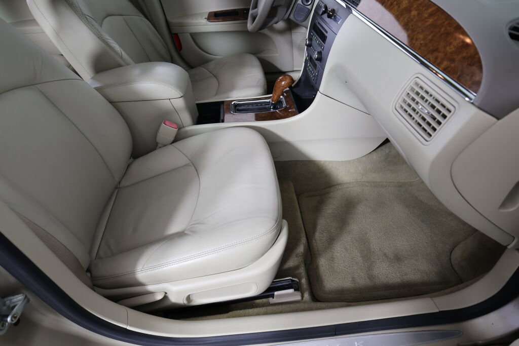 Used 2005 Buick LaCrosse CXL image 26