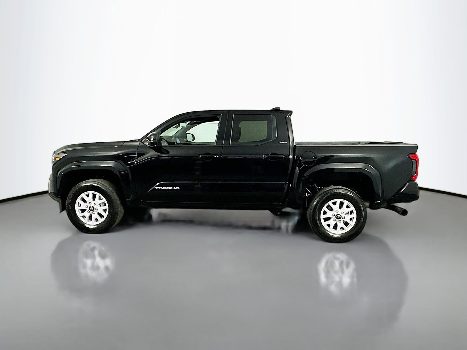 Certified 2025 Toyota Tacoma SR5 RWD image 4