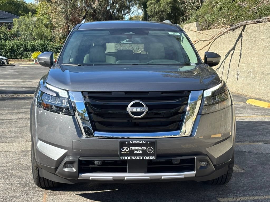 New 2025 Nissan Pathfinder SL FWD image 6