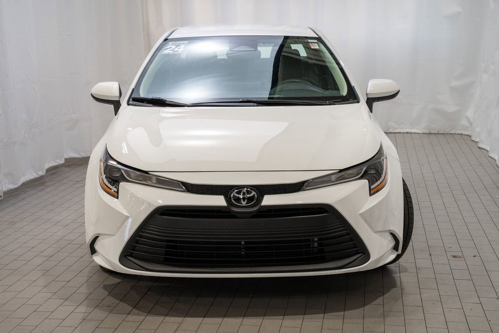 Used 2024 Toyota Corolla LE image 3