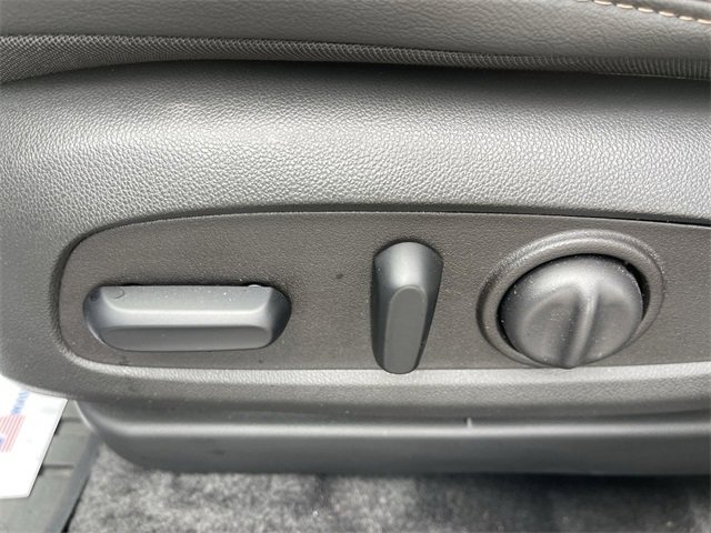 New 2025 Buick Envista Avenir image 12