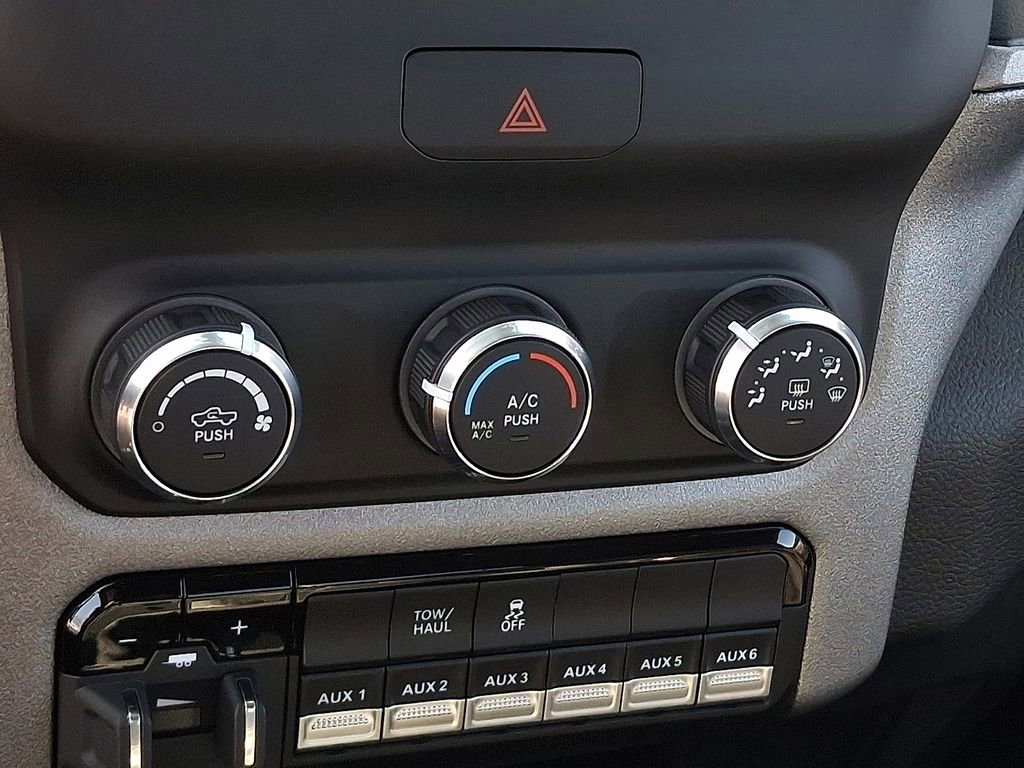 Used 2024 RAM 2500 Tradesman w/ Chrome Appearance Group image 13