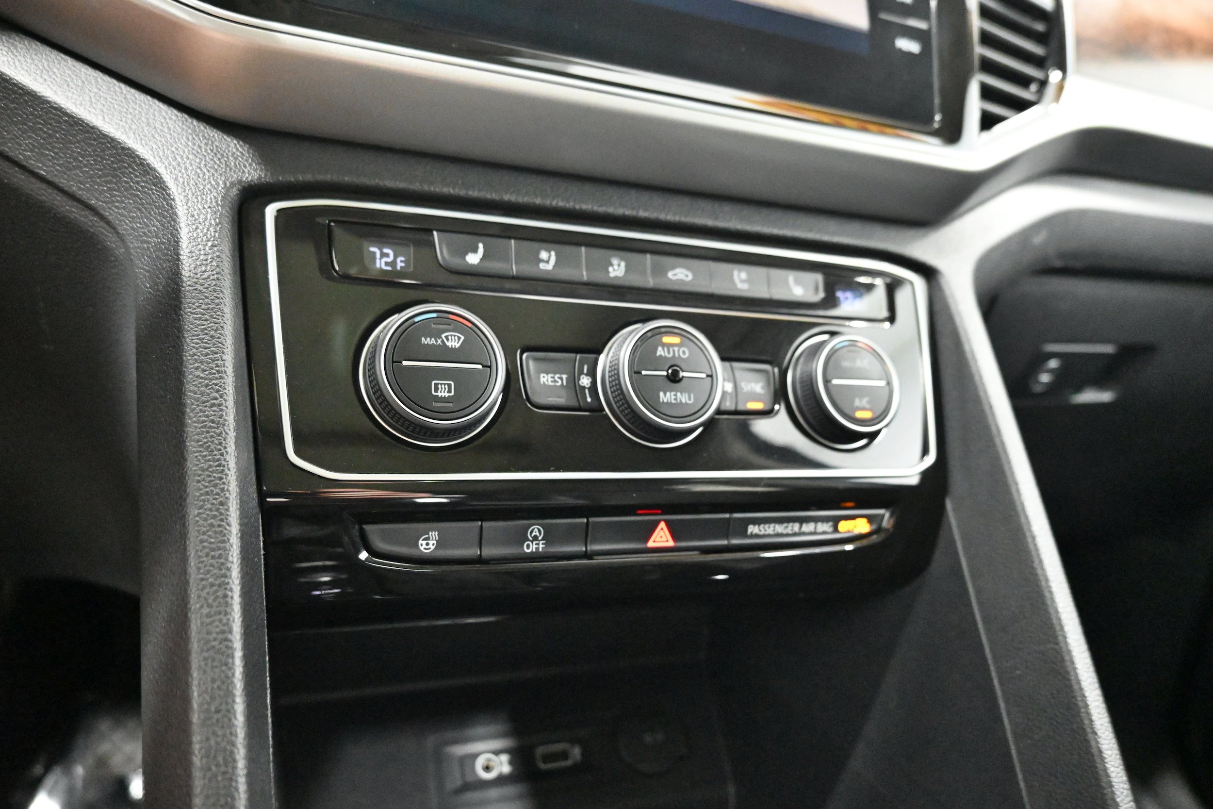 Used 2019 Volkswagen Atlas SEL Premium AWD/4WD image 15