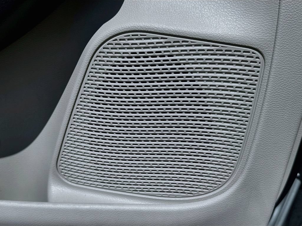 Used 2022 Chrysler Pacifica Touring-L FWD image 21