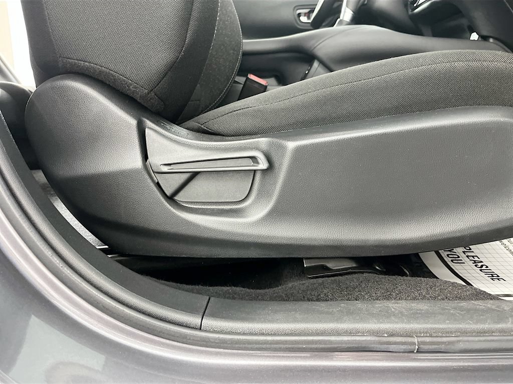 Used 2025 Honda HR-V LX image 31