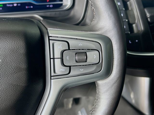 Used 2023 Chevrolet Suburban Z71 w/ Luxury Package image 17