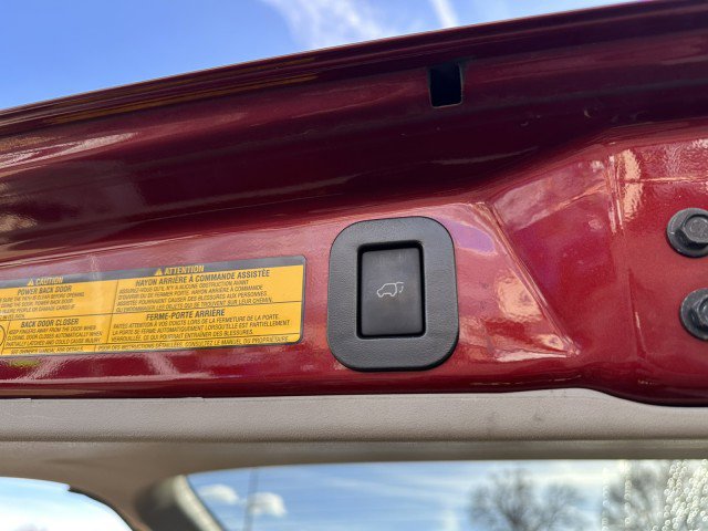 Used 2012 Toyota Sienna XLE image 17