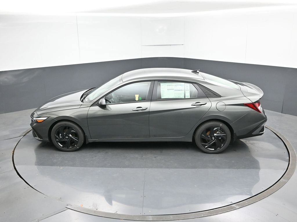 New 2026 Hyundai Elantra SEL Sport Premium FWD image 19