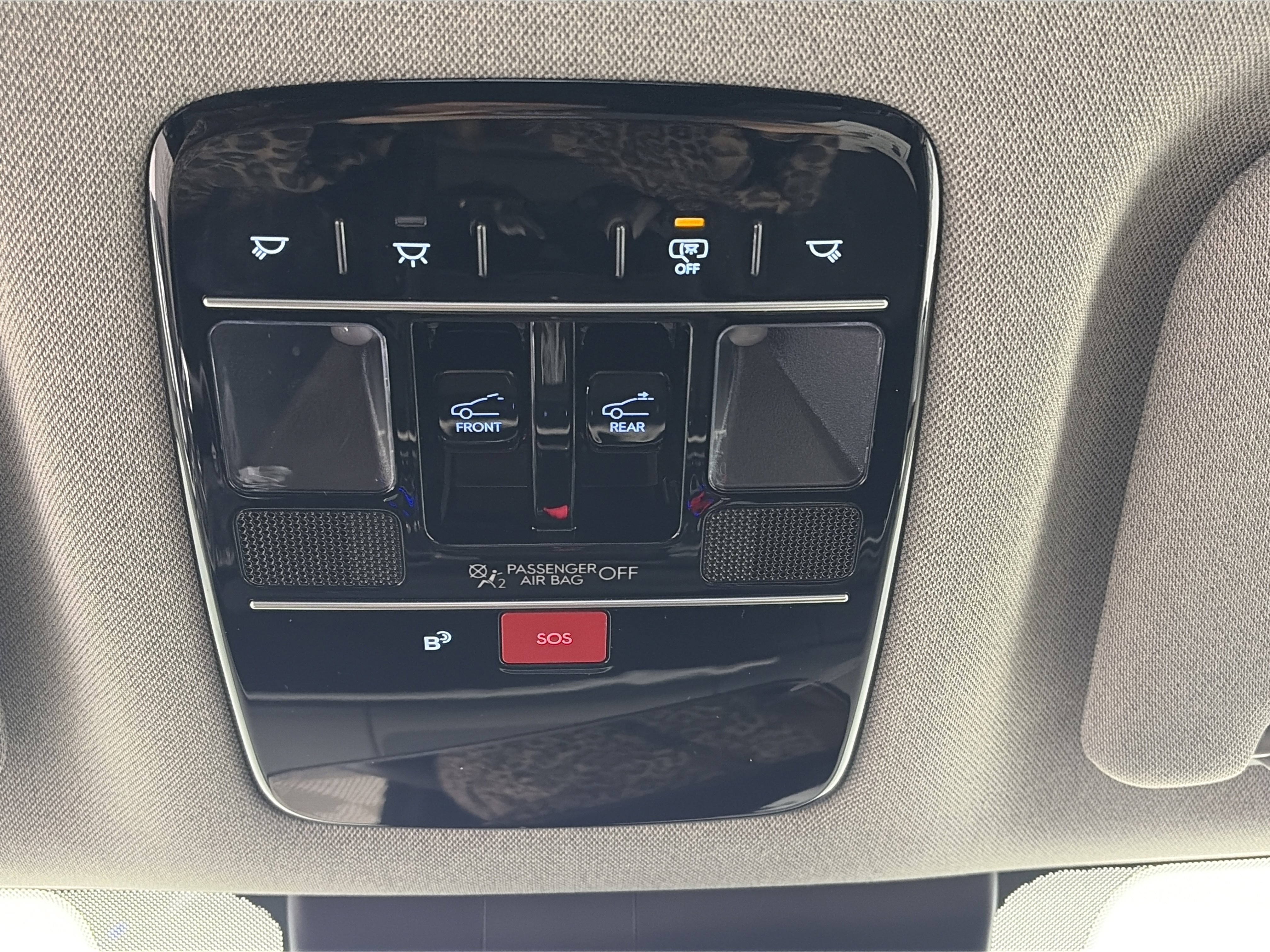 Used 2025 Hyundai Santa Fe Limited image 32