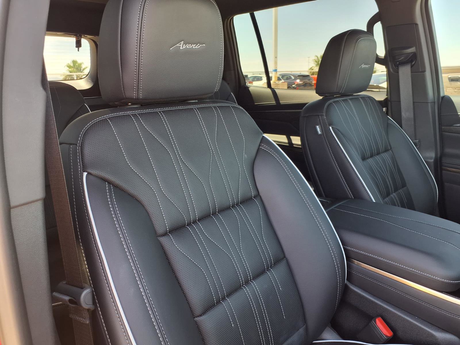 Used 2025 Buick Enclave Avenir w/ Trailering Package, 5000 lbs. FWD image 12