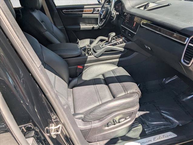 Used 2023 Porsche Cayenne AWD/4WD image 22