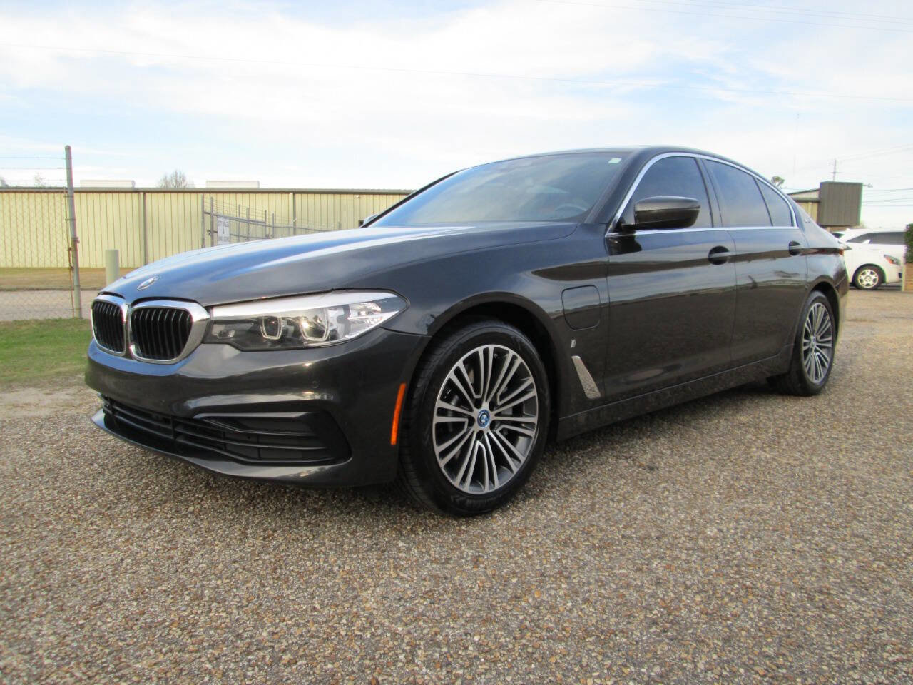 Used 2019 BMW 530e 530e iPerformance 4dr Sedan w/ Convenience Package image 1