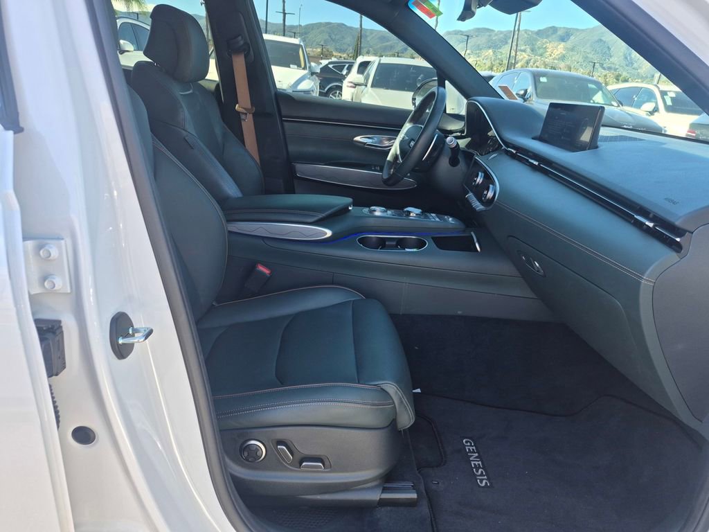 Used 2023 Genesis GV70 2.5T w/ Advanced Package image 26