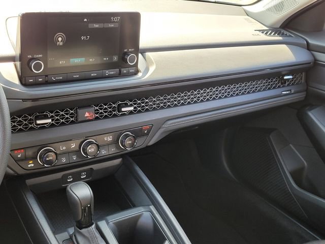 Certified 2023 Honda Accord EX image 29