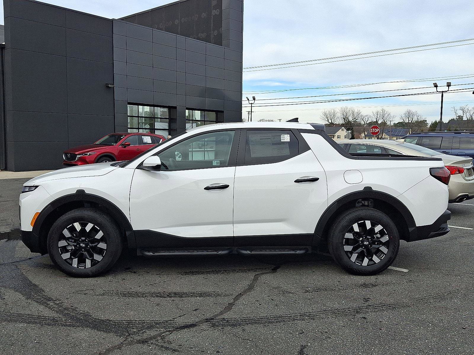 Used 2025 Hyundai Santa Cruz SE image 7