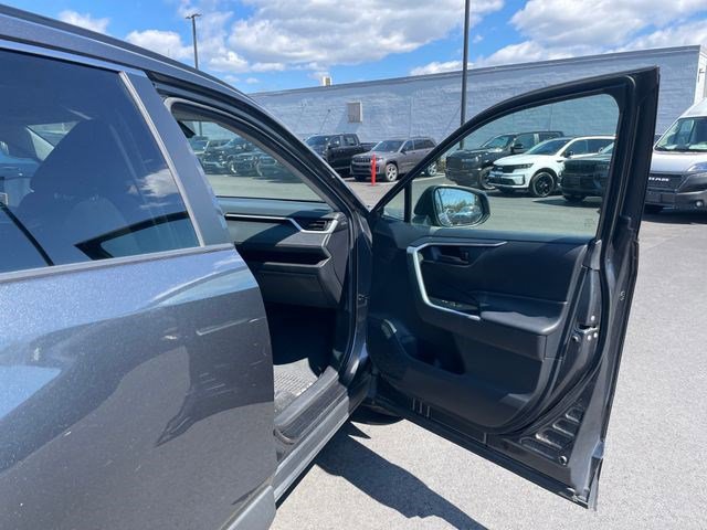 Used 2020 Toyota RAV4 LE w/ All Weather Liner Package AWD/4WD image 8