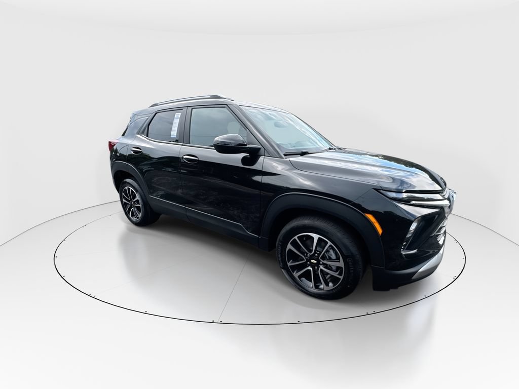 New 2026 Chevrolet TrailBlazer LT w/ LT Cold Weather Package FWD image 2