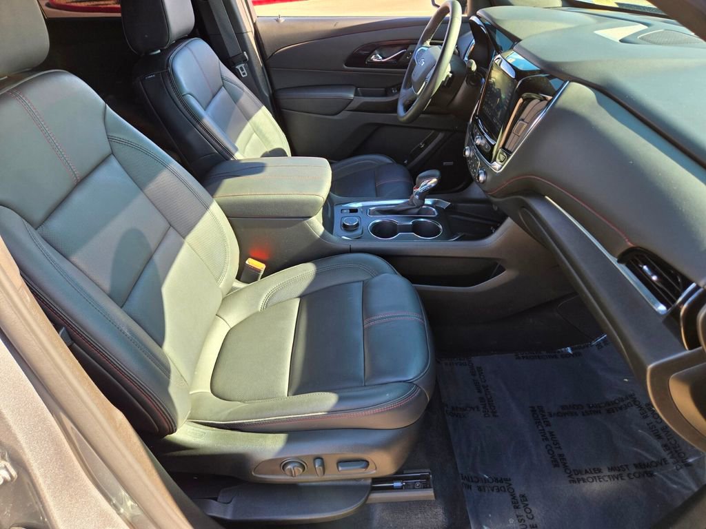 Used 2023 Chevrolet Traverse RS FWD image 14